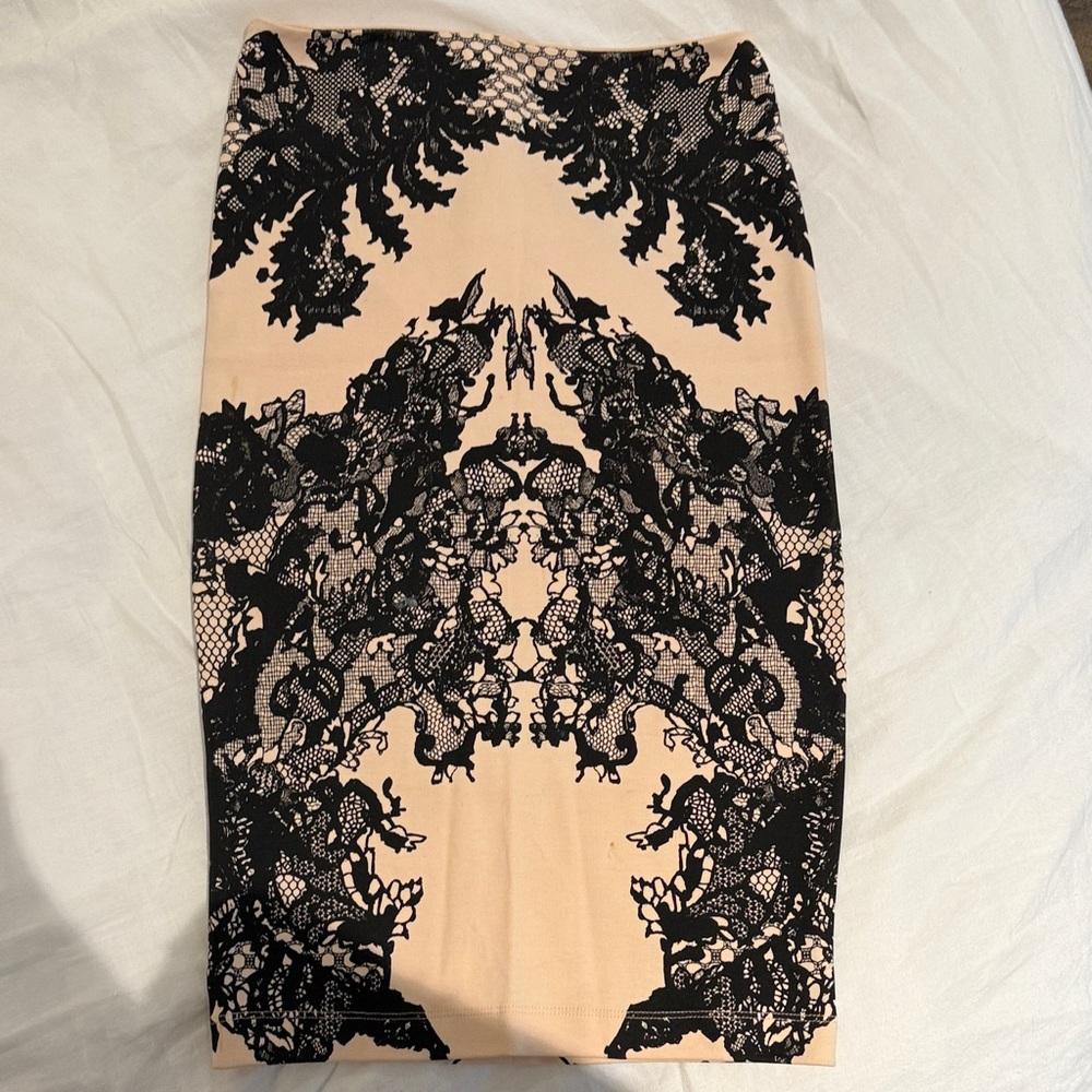 Alexander McQueen Black and light Tan Embellished Cocktail Skirt - Picture 1 of 4